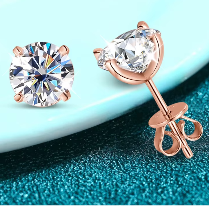 Luxury VVS1 Moissanite Studs