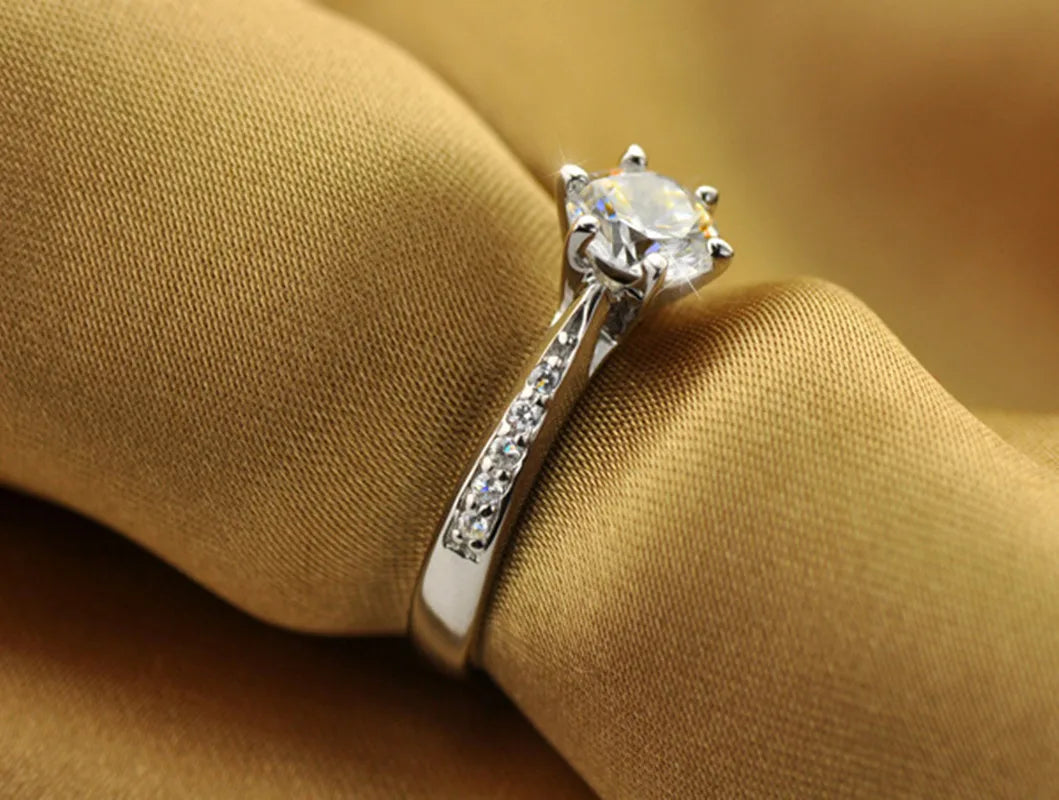 Velora Luxe Classic Solitaire Diamond Ring 925 Silver