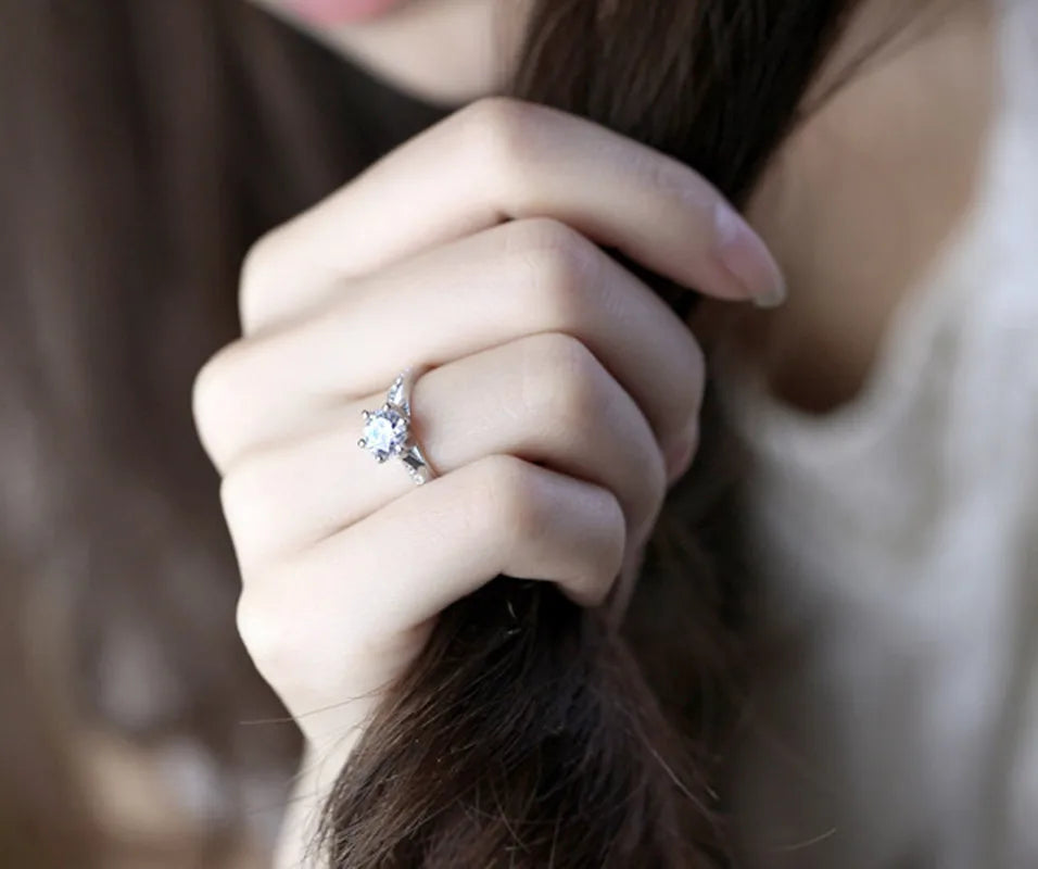 Velora Luxe Classic Solitaire Diamond Ring 925 Silver