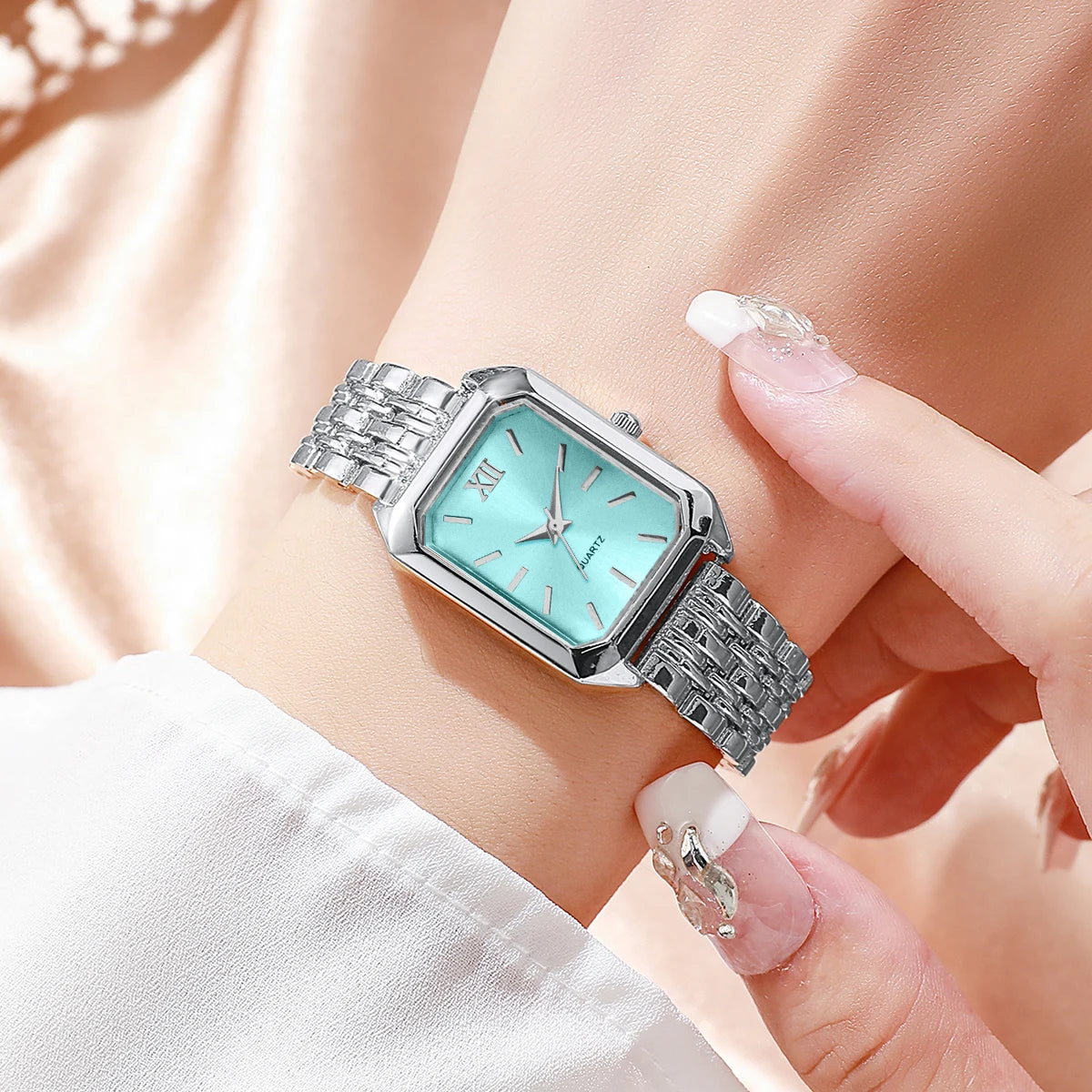 Velora Luxe Elegant Gold Watch Set with Bracelets