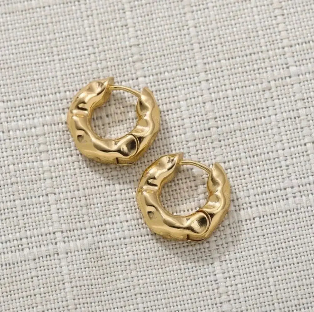 Velora Luxe Classic Gold Hoop Earrings
